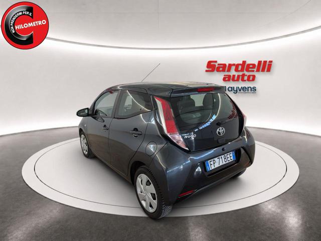 Toyota Aygo 1.0 VVT-i 69 CV 5 porte x-business automatica - foto 3 di 4