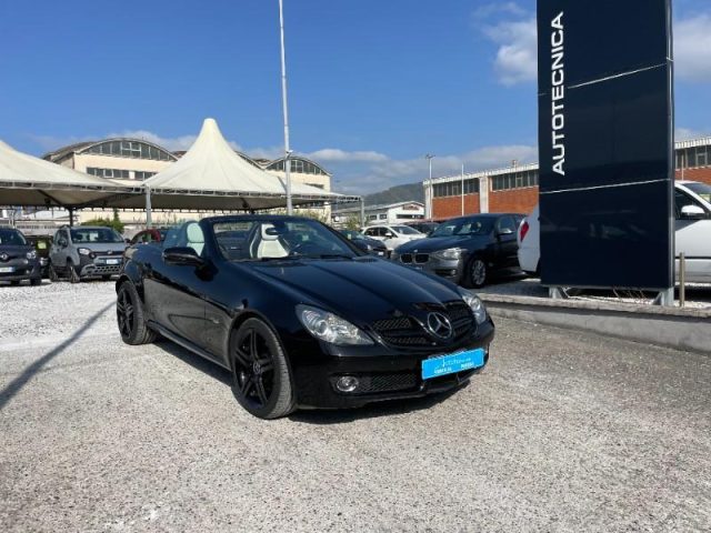Mercedes-Benz SLK 200 Kompressor cat 2LOOK Edition usato a MASSA