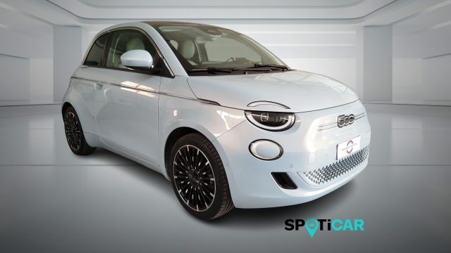 Fiat 500e Berlina 42 kWh La Prima - foto 3 di 4