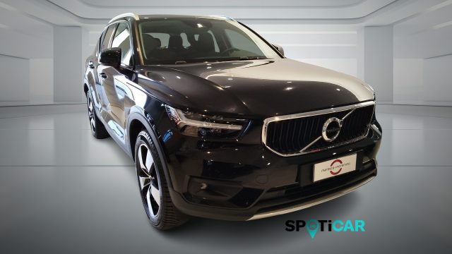 Volvo XC40 T2 Momentum Pro - foto 3 di 4