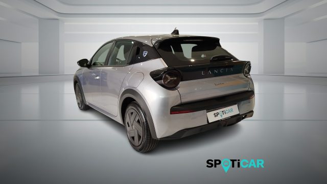 Lancia Ypsilon Hybrid e-DCT - foto 4 di 4