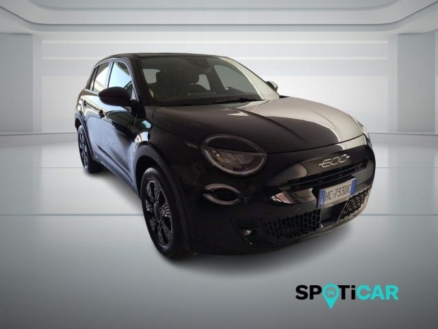 Fiat 600 Hybrid 110 CV DCT MHEV Icon - foto 3 di 4