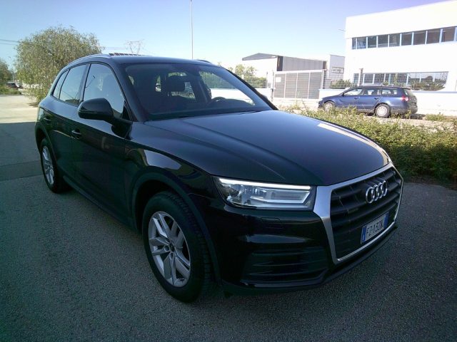 Audi Q5 35 TDI quattro S tronic - foto 3 di 4