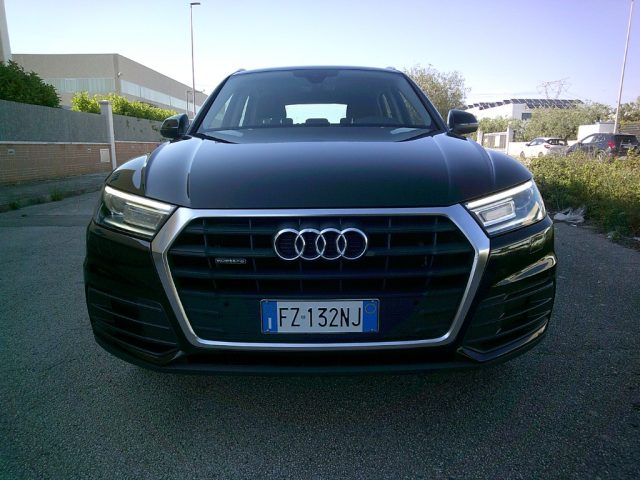 Audi Q5 35 TDI quattro S tronic - foto 2 di 4