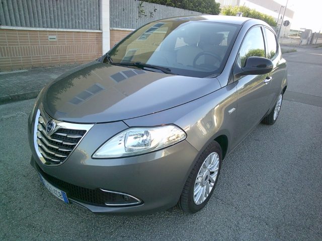 Lancia Ypsilon 1.3 MJT 16V 95 CV 5 porte S&S Gold usato a MONTEMESOLA