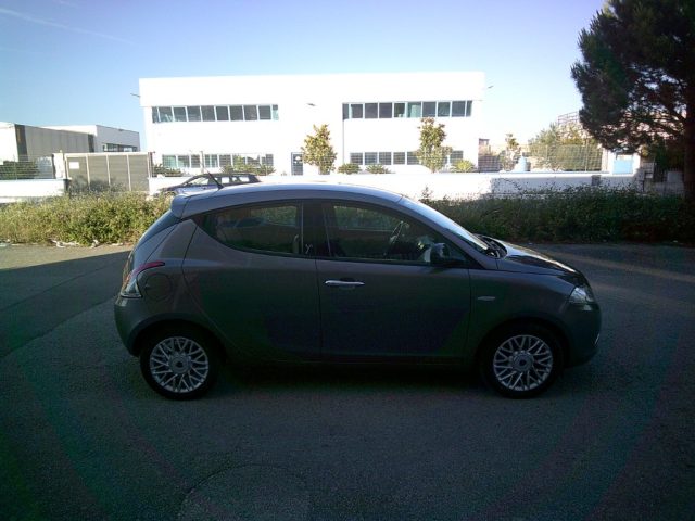 Lancia Ypsilon 1.3 MJT 16V 95 CV 5 porte S&S Gold - foto 4 di 4