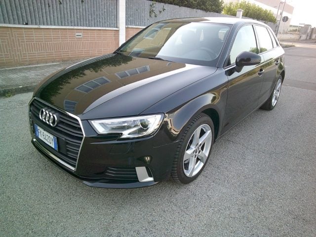 Audi A3 SPB 1.6 TDI 116 CV Sport usato a MONTEMESOLA