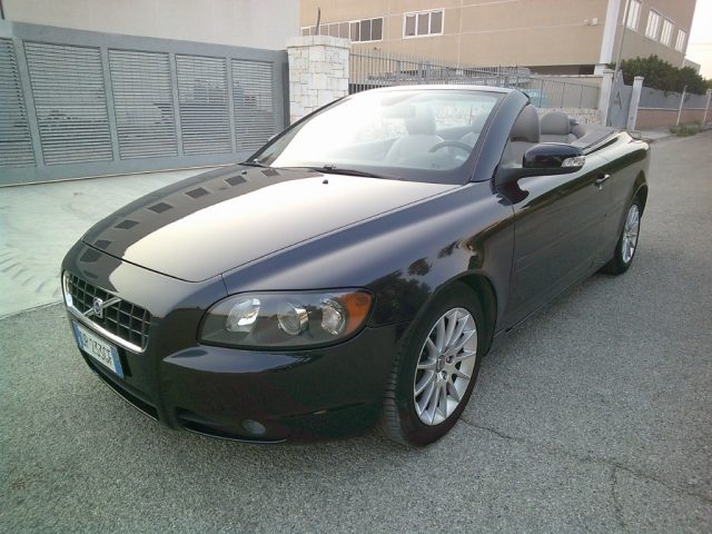 Volvo C70 2.4 D5 20V Momentum, del 2008, 160.600 km, in vendita a Montemesola (TA)