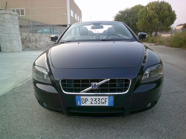 Volvo C70 2.4 D5 20V Momentum - foto 2 di 29