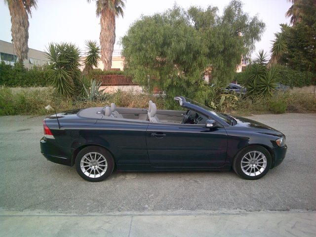 Volvo C70 2.4 D5 20V Momentum - foto 4 di 29