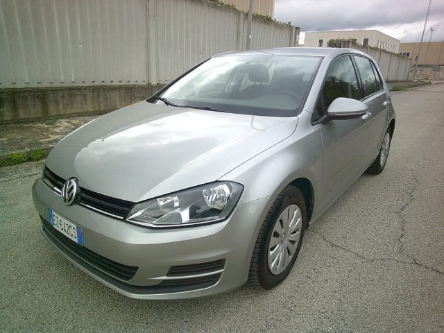 Volkswagen Golf 1.6 TDI 90 CV 5p. Trendline BlueMotion Technology usato a MONTEMESOLA