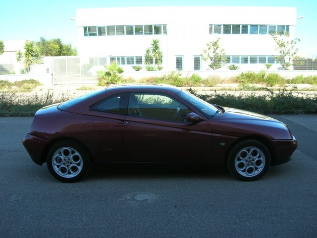 Alfa Romeo GTV 2.0i 16V Twin Spark cat L - foto 4 di 20