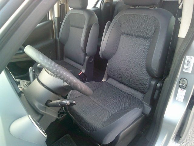 Peugeot Partner Tepee 1.6 HDi 90CV AUTOCARRO 5 POSTI, del 2010, 232.000 km, in vendita a Montemesola (TA)