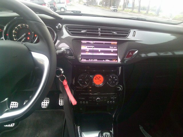 DS Automobiles DS 3 1.6 HDi 110 Sport Chic, del 2010, 187.000 km, in vendita a Montemesola (TA)