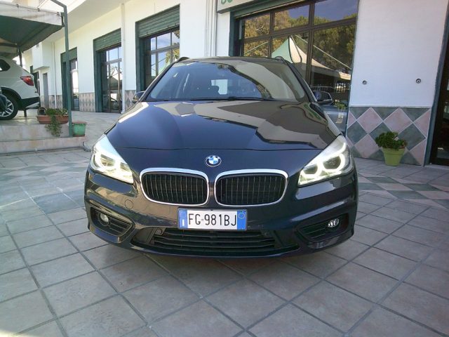 BMW 216 d Active Tourer Sport-Line - foto 2 di 30