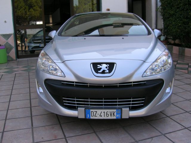 Peugeot 308 1.6 HDi 112CV CC Féline - foto 2 di 30