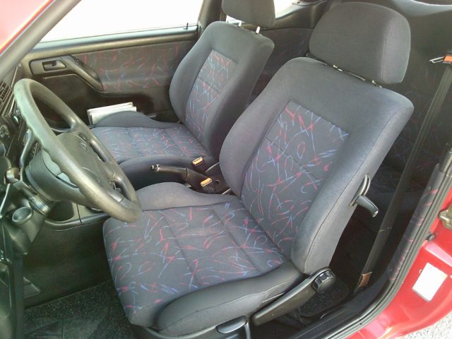Volkswagen Golf Cabriolet Avantgarde STORICA 30 ANNI, del 1995, 144.000 km, in vendita a Montemesola (TA)
