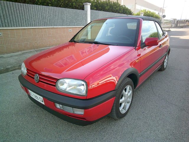 Volkswagen Golf Cabriolet Avantgarde STORICA 30 ANNI usato a MONTEMESOLA