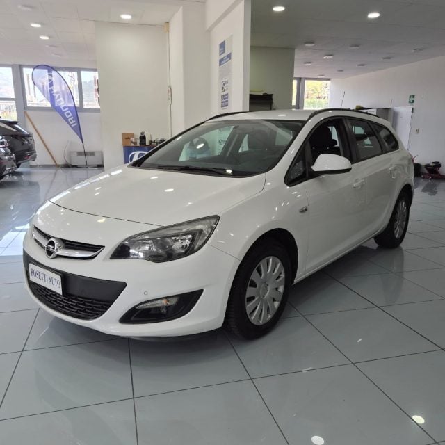 Opel Astra 1.6 CDTI - foto 2 di 4