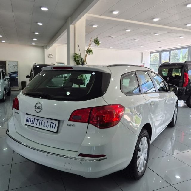 Opel Astra 1.6 CDTI - foto 3 di 4