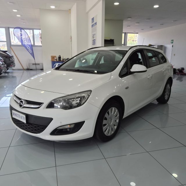 Opel Astra 1.6 CDTI - foto 2 di 4
