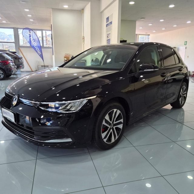 Volkswagen Golf 1.5 TSI EVO ACTIVE, del 2022, 35.495 km, in vendita a Trento (TN)