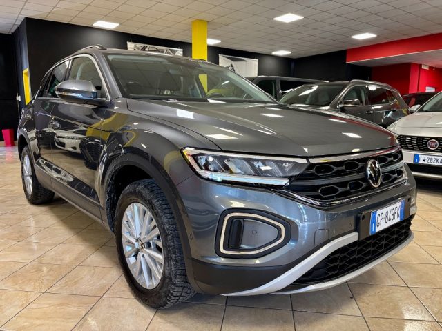 Volkswagen T-Roc 1.5 TSI ACT DSG LED -UNICO PROPRIETARIO - CARPLAY usato a BOZZOLO