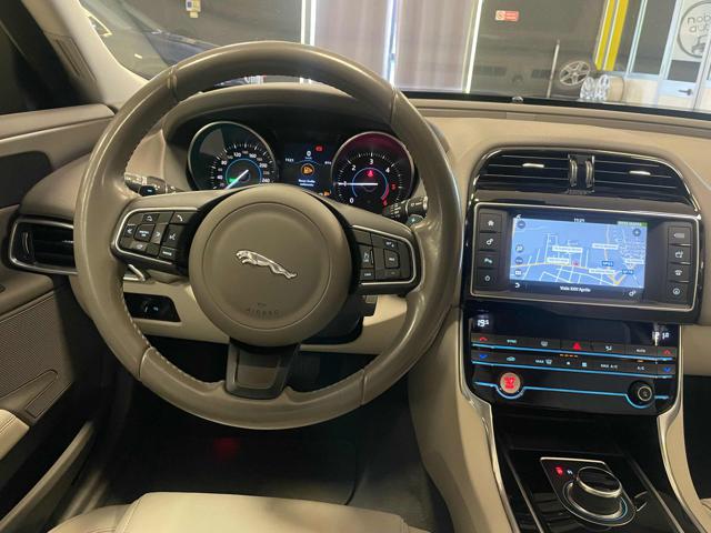 Jaguar XE 2.0 D 180 CV aut. *NAVI/XENO/PELLE/PDC - foto 3 di 4