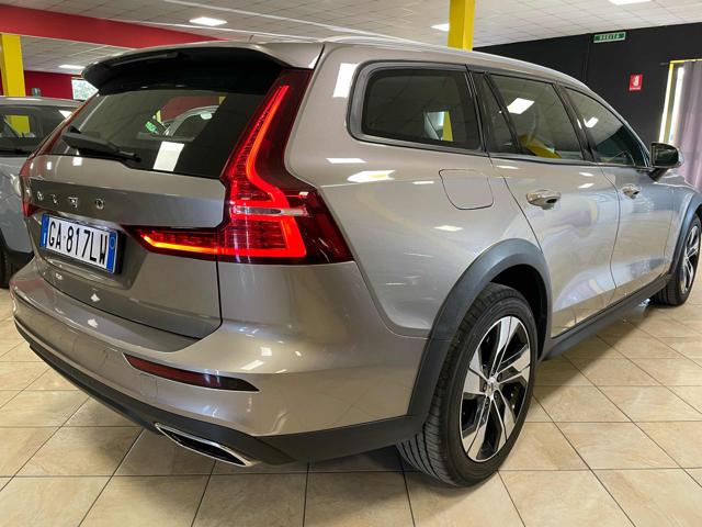 Volvo V60 Cross Country D4 AWD Geartronic *led/telecam/pelle* - foto 4 di 4