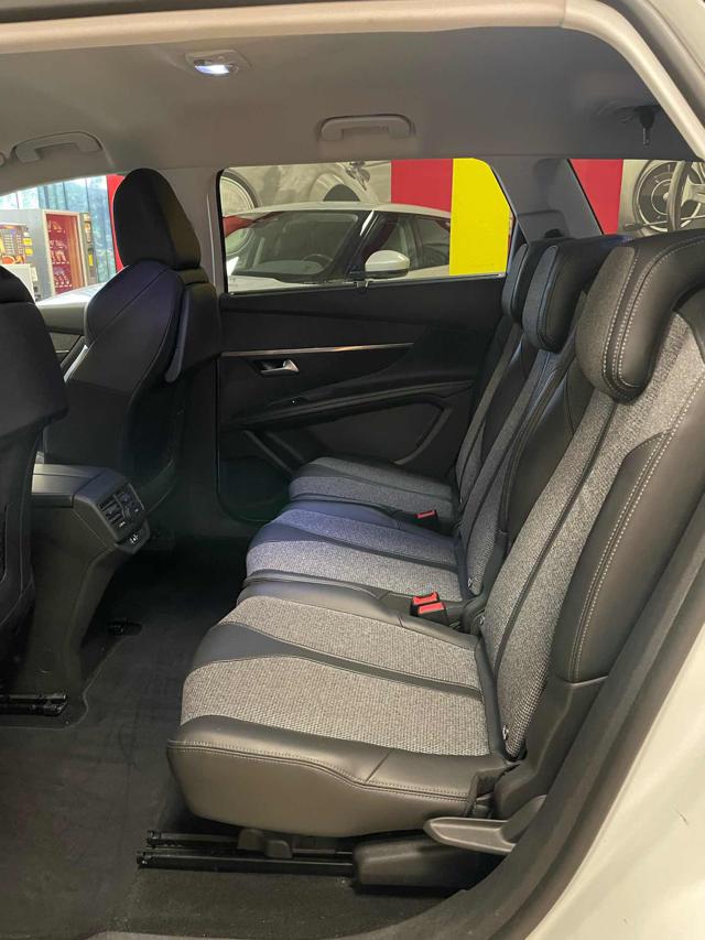 Peugeot 5008 BlueHDi 120 S&S Allure **7 POSTI** - foto 3 di 15