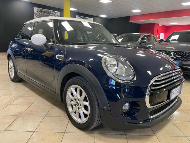 MINI Cooper D 1.5 Cooper D 5 porte *AUTOMATICO/LUCI/PDC* - foto 4 di 4