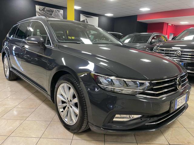 Volkswagen Passat Variant 2.0 TDI SCR EVO DSG Business**NAVI/TELECAMERA**, del 2021, 216.900 km, in vendita a Bozzolo (MN)