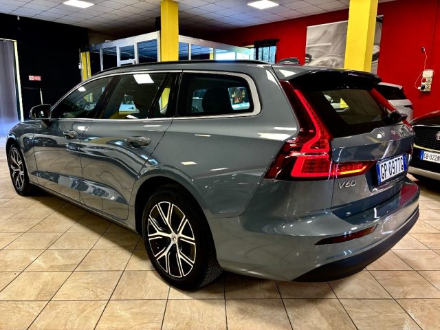 Volvo V60 B4 (d) automatico Core UNIPRO - KM CERTIFICATI - foto 4 di 4