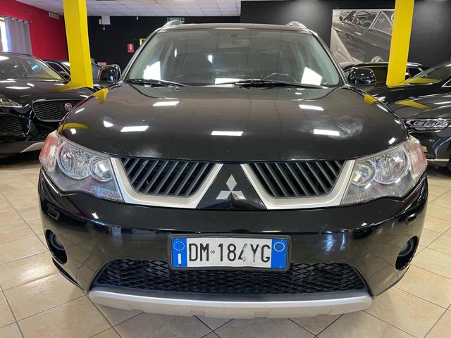 Mitsubishi Outlander 2.0 DI-D Instyle DPF***7 POSTI/TETTO/XENON***, del 2008, 168.000 km, in vendita a Bozzolo (MN)