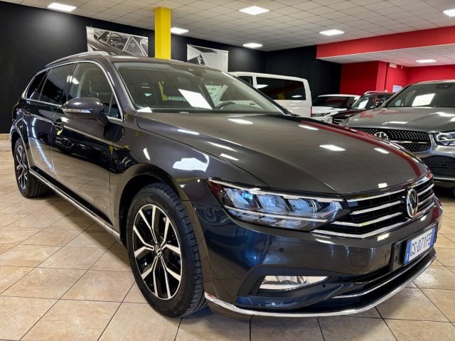 Volkswagen Passat Variant 2.0 TDI DSG Executive - UNIPRO - SOLO 25.000KM, del 2024, 25.000 km, in vendita a Bozzolo (MN)
