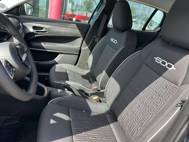 Fiat 600 Hybrid 110 CV DCT MHEV nuovo a SCAFATI