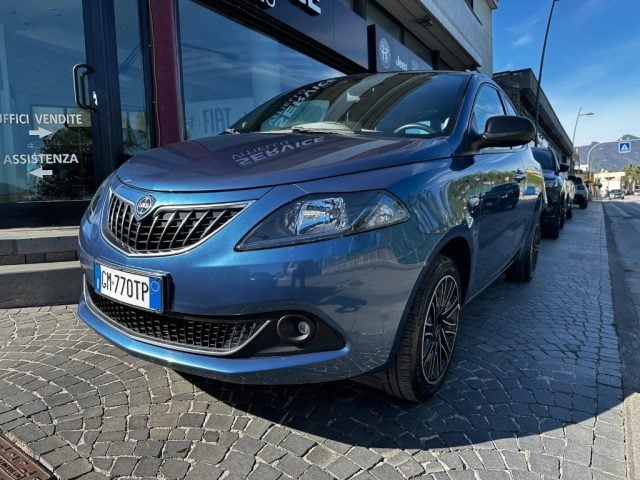 Lancia Ypsilon 1.0 FireFly 5 porte S&S Hybrid Gold, del 2023, 28.660 km, in vendita a Scafati (SA)