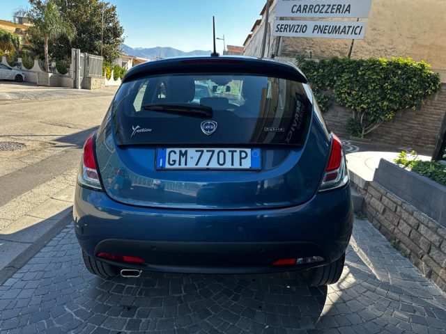 Lancia Ypsilon 1.0 FireFly 5 porte S&S Hybrid Gold - foto 3 di 4
