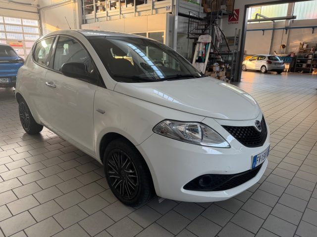 Lancia Ypsilon 1.2 69 CV 5 porte GPL Ecochic Gold - foto 2 di 4