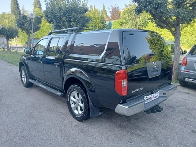 Nissan Navara 2.5 dCi 190CV 4 porte Double Cab LE*gancio traino* - foto 2 di 4