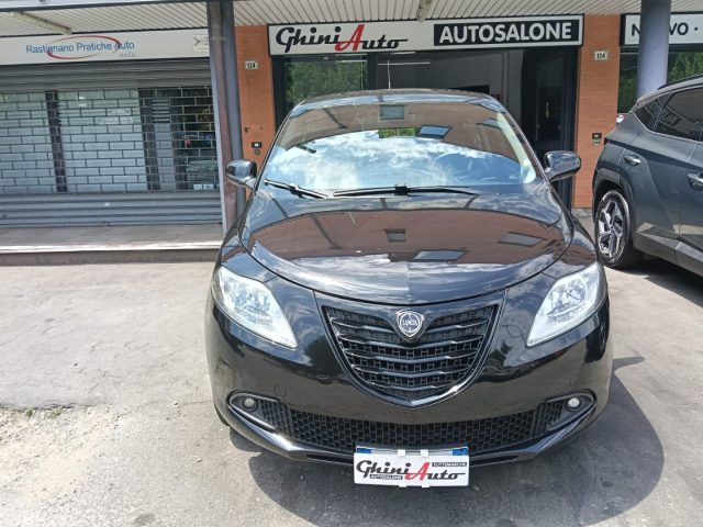 Lancia Ypsilon 0.9 TwinAir 85 CV 5 porte Metano Ecochic Elefantin - foto 2 di 4
