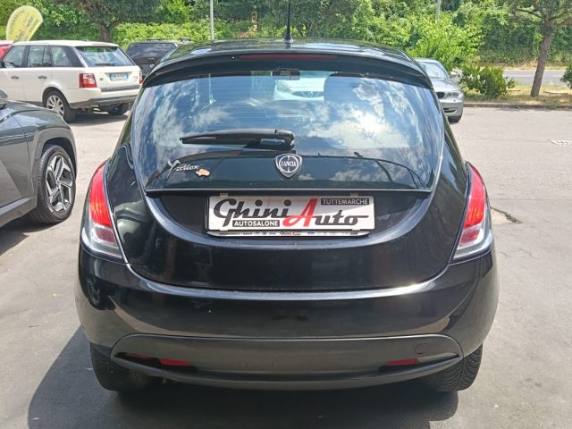 Lancia Ypsilon 0.9 TwinAir 85 CV 5 porte Metano Ecochic Elefantin - foto 4 di 4