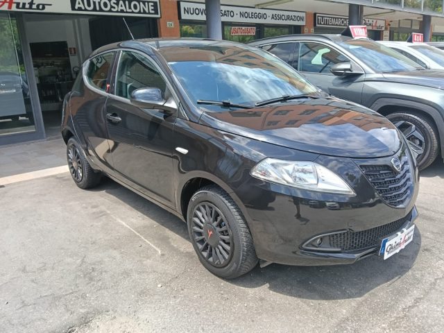 Lancia Ypsilon 0.9 TwinAir 85 CV 5 porte Metano Ecochic Elefantin - foto 3 di 4