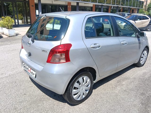 Toyota Yaris 1.3 5 porte Sol *uniproprietario* km 79000!! - foto 3 di 4