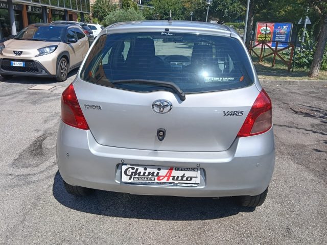 Toyota Yaris 1.3 5 porte Sol *uniproprietario* km 79000!! - foto 2 di 4