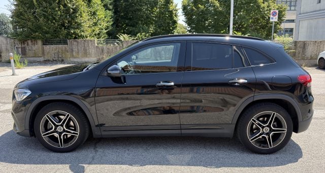 Mercedes-Benz GLA 200 d Automatic 4Matic Premium AMG Line - foto 2 di 4