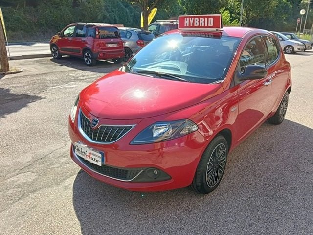 Lancia Ypsilon 1.0 FireFly 5 porte S&S Hybrid Ecochic Gold, del 2021, 26.000 km, in vendita a Rastignano (BO)