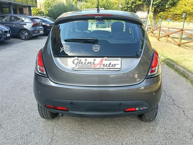 Lancia Ypsilon 0.9 TwinAir 85 CV 5 porte Metano Ecochic Gold - foto 3 di 18
