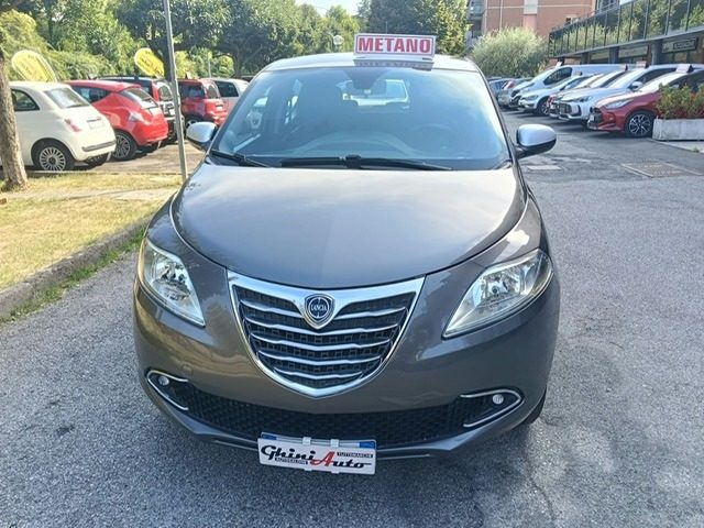 Lancia Ypsilon 0.9 TwinAir 85 CV 5 porte Metano Ecochic Gold - foto 4 di 4