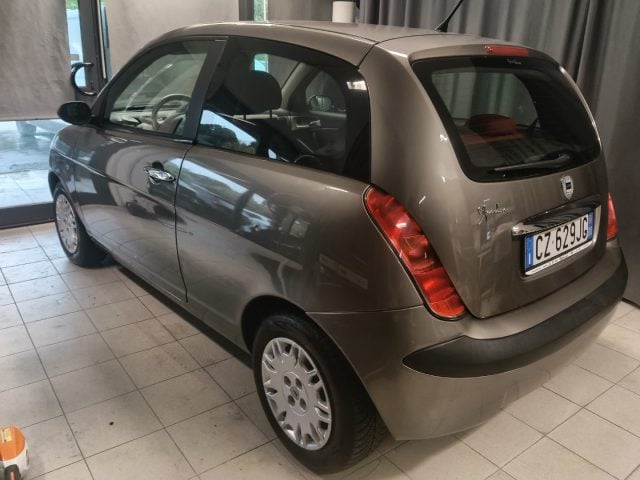 Lancia Ypsilon 1.2 ORO uniproprietario-ok neopatentati - foto 2 di 4